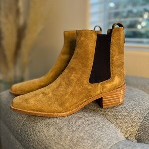 Tory Burch 45 mm Chelsea Ankle Boot in Alce Size 5.5M
NWOB